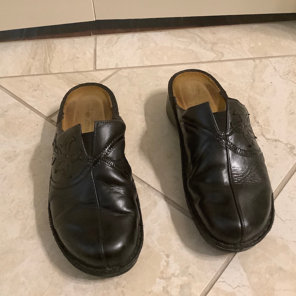 Naot Size 38 Black Mules With floral design